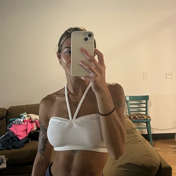 Tops - ZARE WHITE HALTER CROP (S)